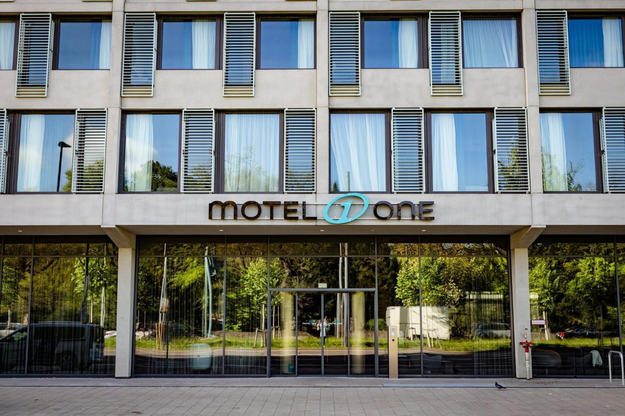 Motel One Karlsruhe Dış mekan fotoğraf